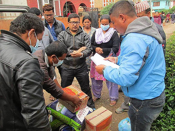 Aid in Nepal after the Earthquake 2_resize