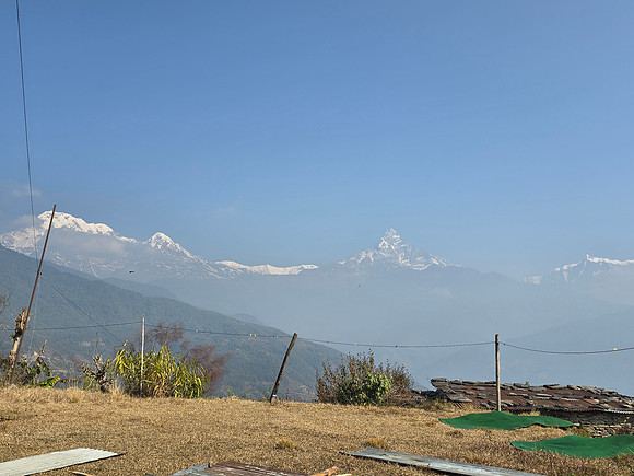 Mountains appear on the route between Australian Camp and Dhampus