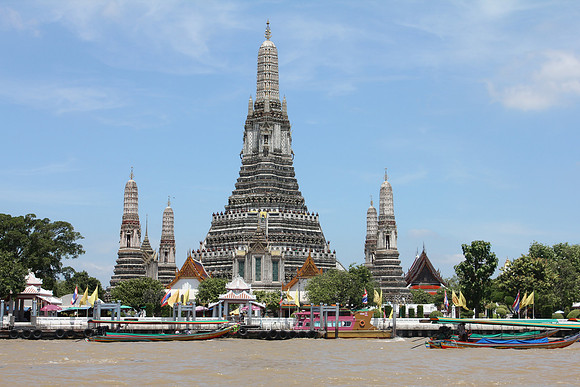 Wat Arun in Bangkok, Thailand-2