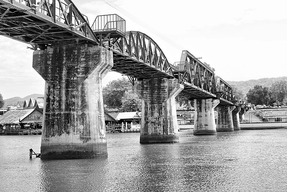 Bridge over river Kwai, Kananchanaburi, Thailand 166_fhdr