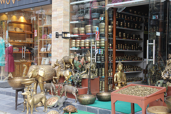 Boutique shops in Pokhara's Lakeside (2)