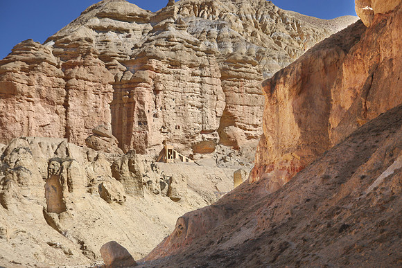 Chhoser caves Upper Mustang 7