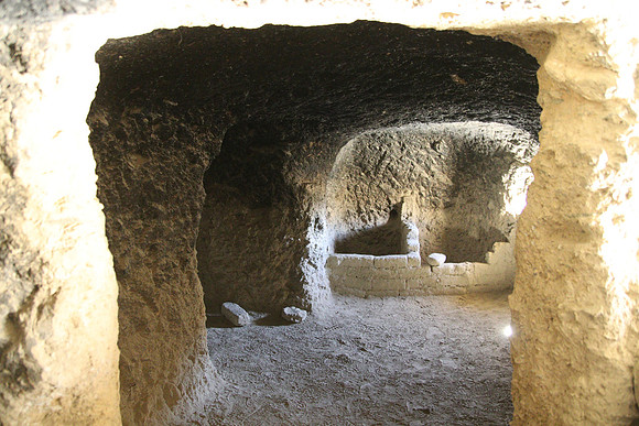 Chhoser caves Upper Mustang 15