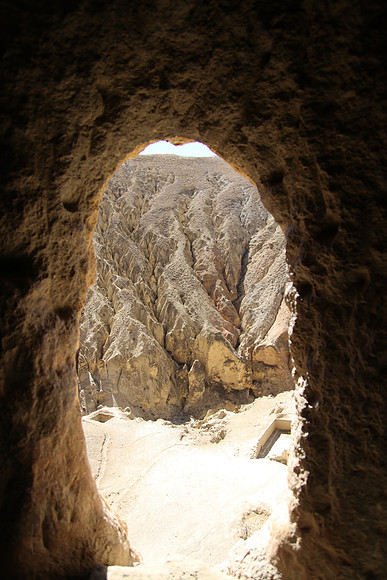 Chhoser caves Upper Mustang 19