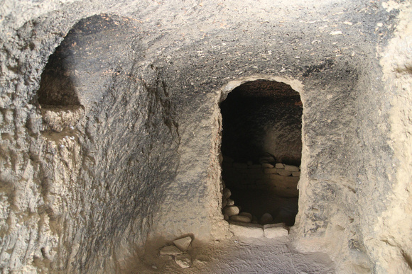 Chhoser caves Upper Mustang 20