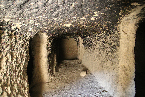 Chhoser caves Upper Mustang 23