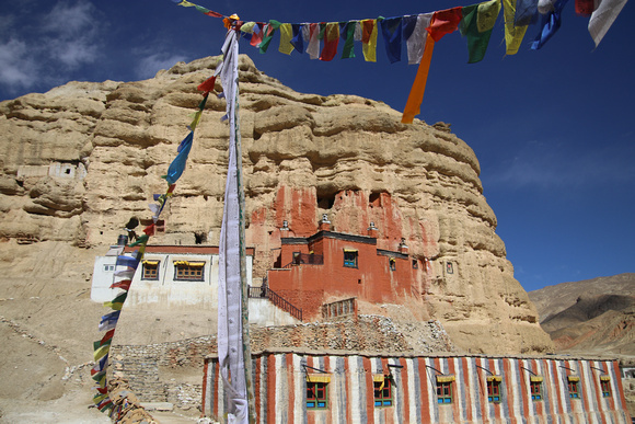 Chhoser caves Upper Mustang 25
