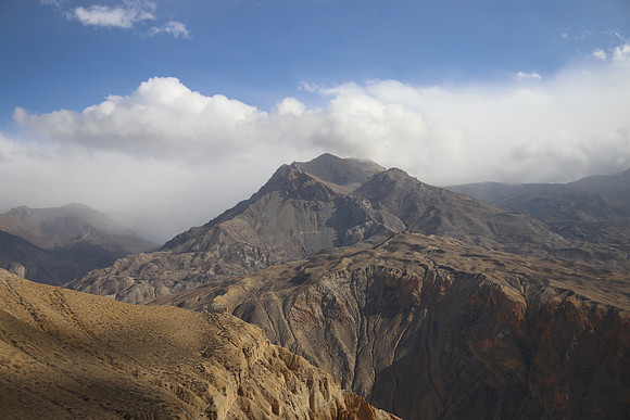 Tange to Chhuksang - Upper Mustang Trek 38