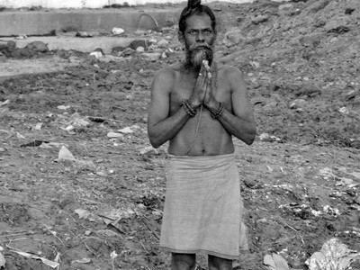 Morning Prayers on the Ganges - India_resize