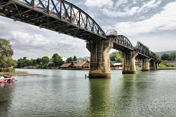 Bridge over river Kwai, Kananchanaburi, Thailand 63_fhdr