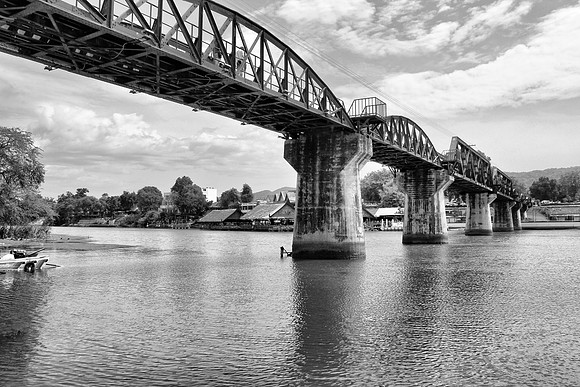 Bridge over river Kwai, Kananchanaburi, Thailand 63_fhdr2