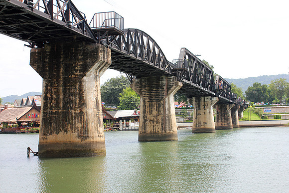 Bridge over river Kwai, Kananchanaburi, Thailand 61